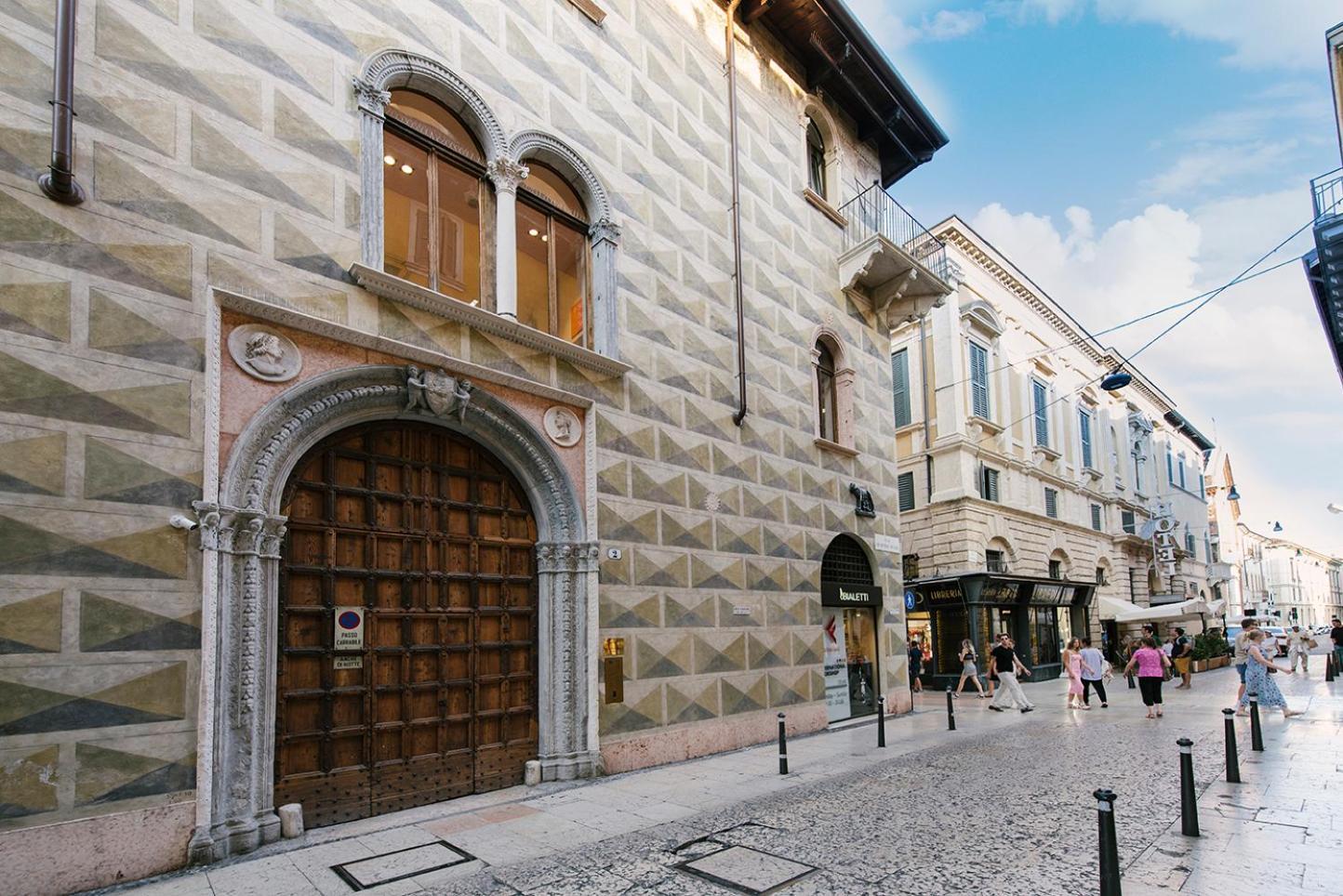 Palazzo Confalonieri Da Lisca Верона Экстерьер фото