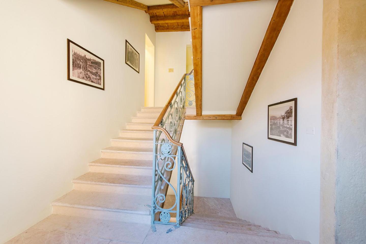 Palazzo Confalonieri Da Lisca Верона Экстерьер фото